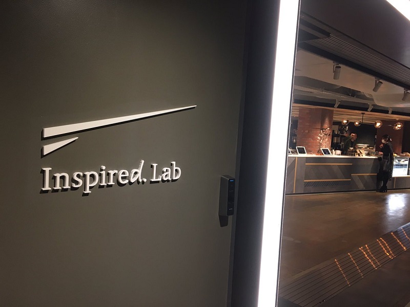 お洒落な会場「Inspired.Lab」